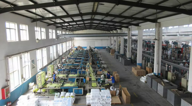 Weifanghongcheng New MATERIALS Co., Ltd. linea di produzione in fabbrica