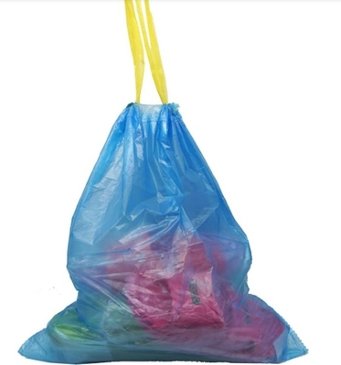 Manipolazione di superfici in incisione di plastica cucina alta corda di tiro bidone della spazzatura sacchetto di spazzatura su rotolo