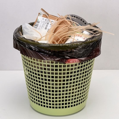 Sacchetti per rifiuti in plastica per uso domestico con fili di trazione su rotolo con materiale HDPE/LDPE/LLDPE