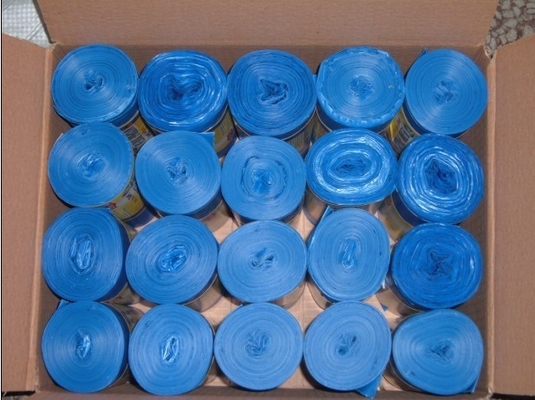 Contenitori di sacchetti di plastica verde per la gestione dei rifiuti rispettosa dell'ambiente