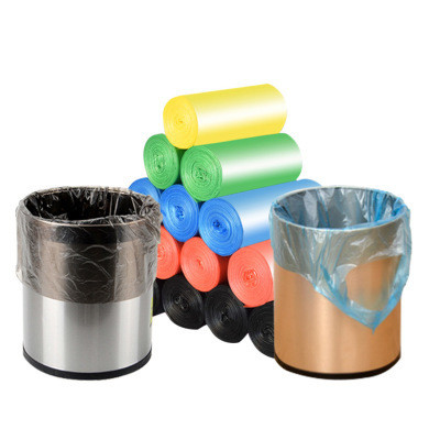 Comodo sacchetto di rifiuti in plastica biodegradabile compostabile per lo smaltimento dei rifiuti