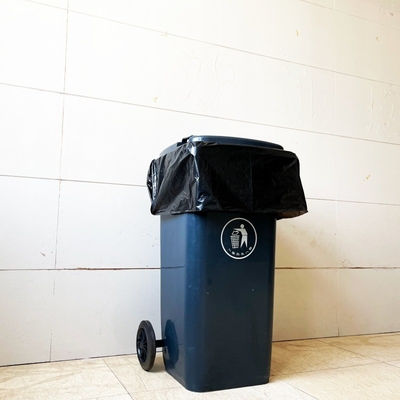 Dimensioni personalizzate Piegato individualmente HDPE Plastico Pulizzatore Imballaggio Sacchetto della spazzatura