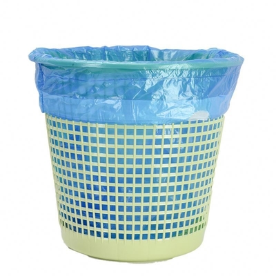Sacchetti di rifiuti di plastica a corda spessa e colorata su rotolo per una gestione pulita dei rifiuti